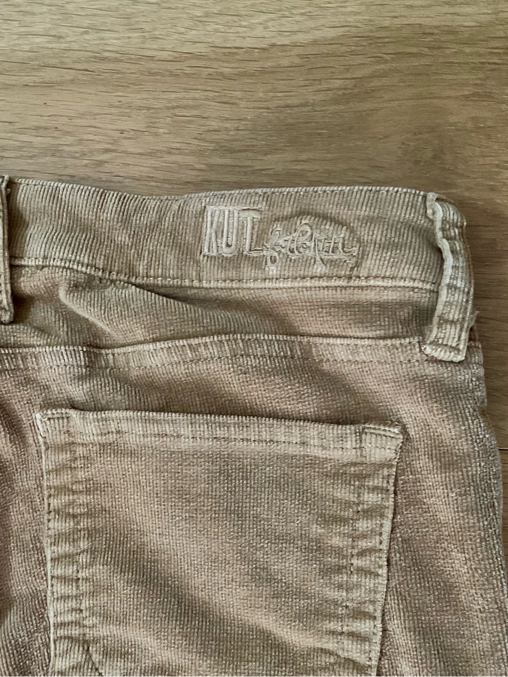 Kut from the Kloth Farrah Baby Bootcut Corduroy Pants Size 8 Flare Academia Y2K - Picture 8 of 13